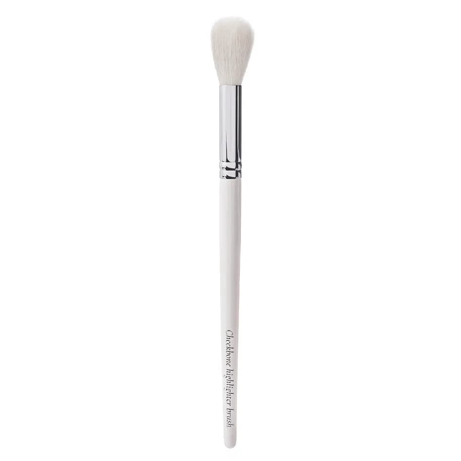 Cheekbone Highlighter Brush